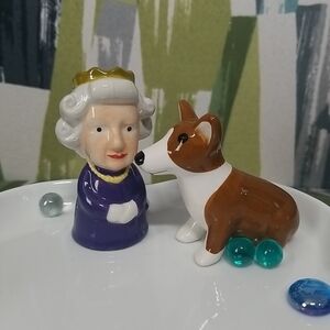 Queen Elizabeth And Corgi Salt And Pepper Shakers UK Royalty
